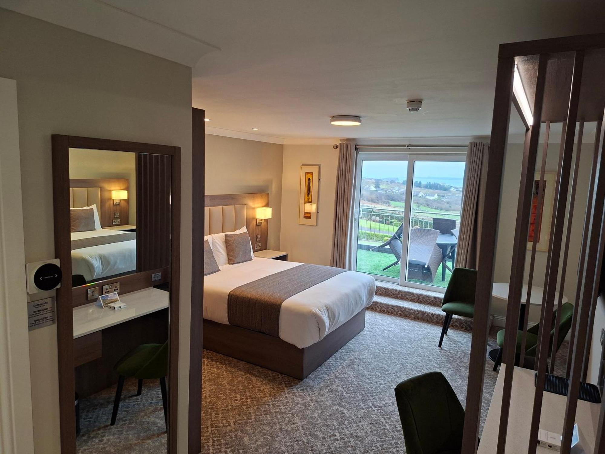 Deluxe Double Room Balcony,1746884793:JPEG